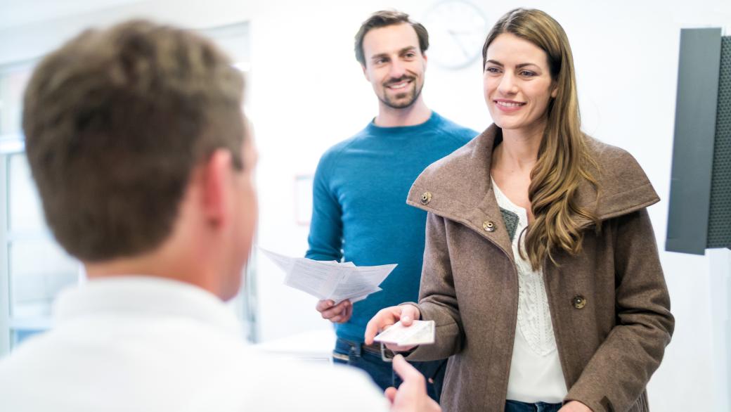 Begrüßung der Spenderinnen und Spender